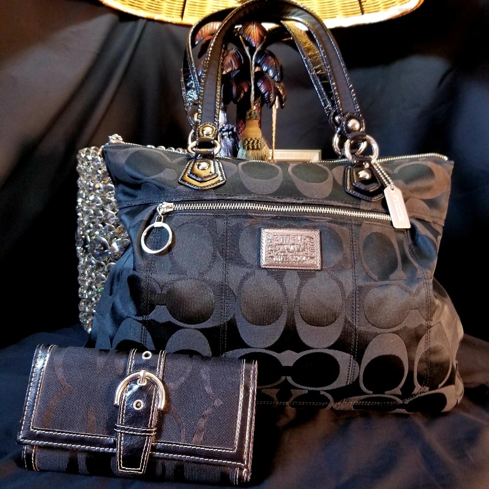 Coach Large Black Poppy Tote with Wallet